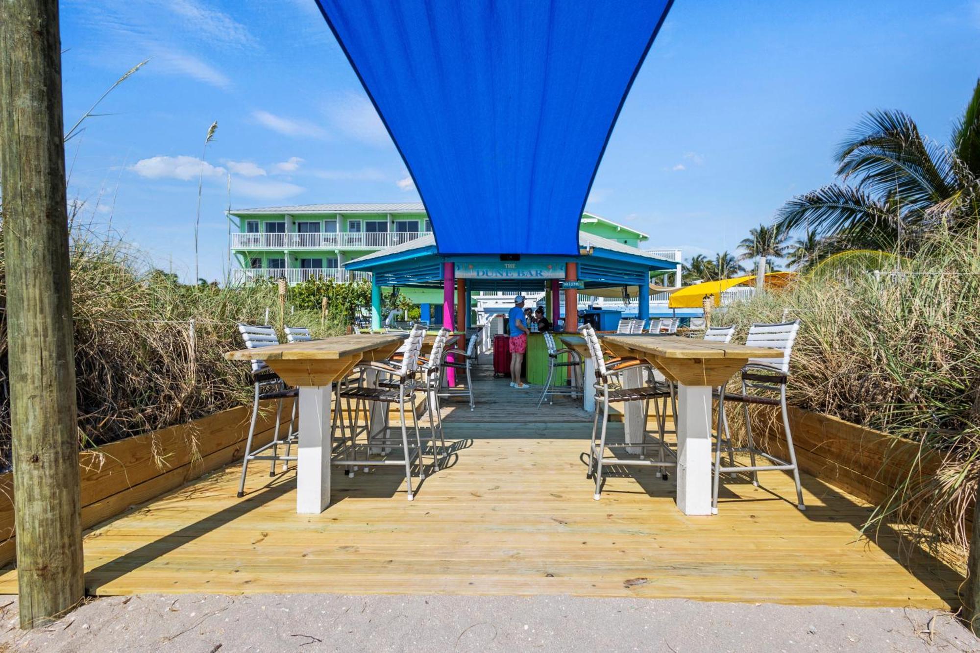 Oceanfront Inn, Private Balcony, 2 Full Beds #16 Форт Пирс Экстерьер фото